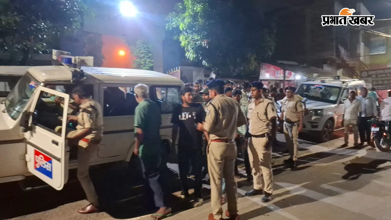 हॉस्टल की छत पर पहली कक्षा के छात्र का शव मिलने से सनसनी