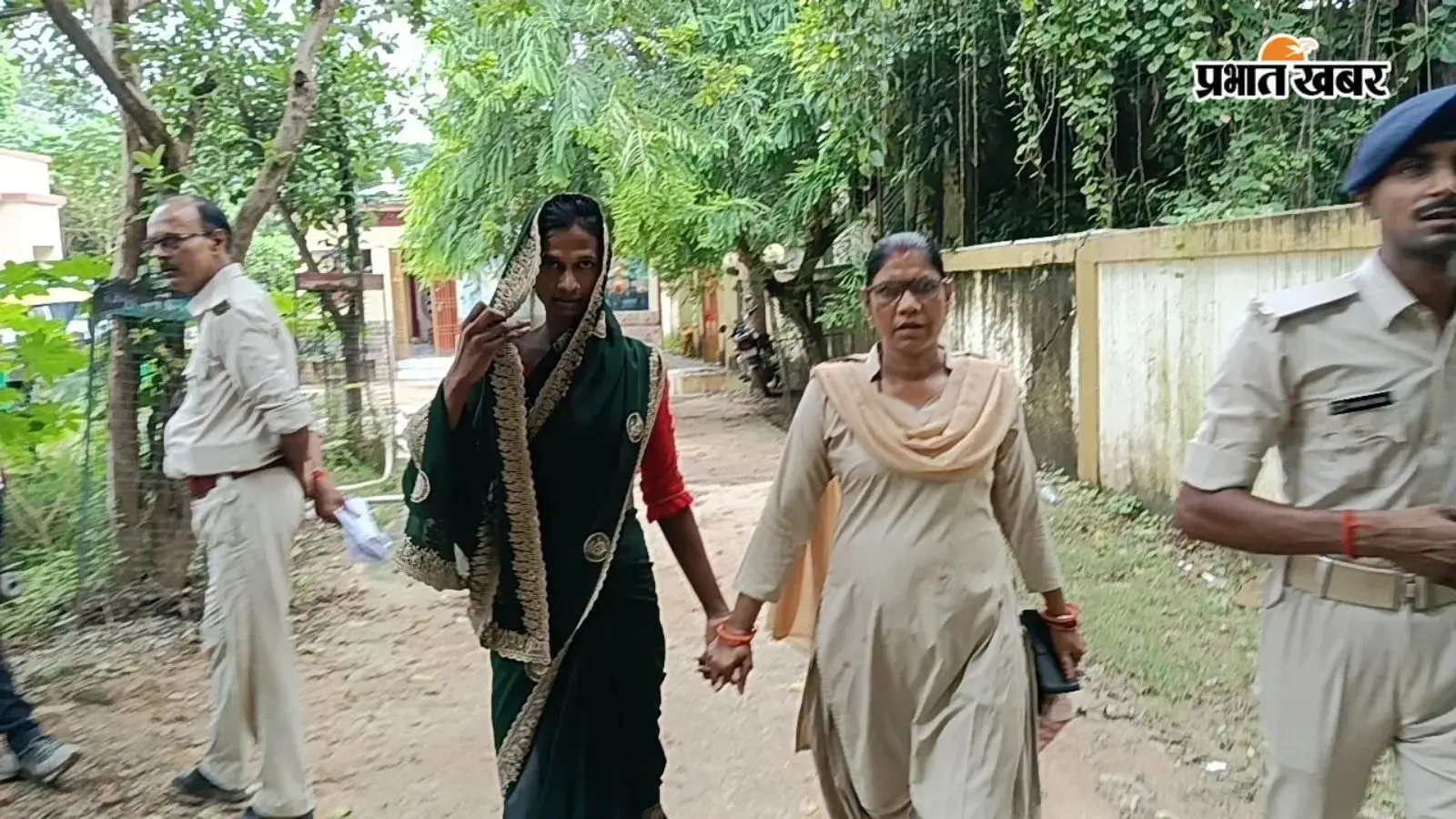 कैमूर में मकान का दरवाजा तोड़कर 81 हजार रुपये व आभूषण की चोरी, किन्नर गिरफ्तार