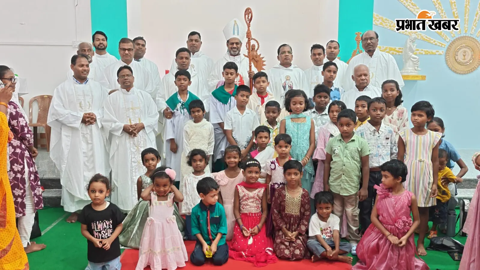 मेदिनीनगर: शांति की महारानी महागिरजाघर में पल्ली दिवस पर उमड़े विश्वासी, बिशप ने की मिस्सा पूजा