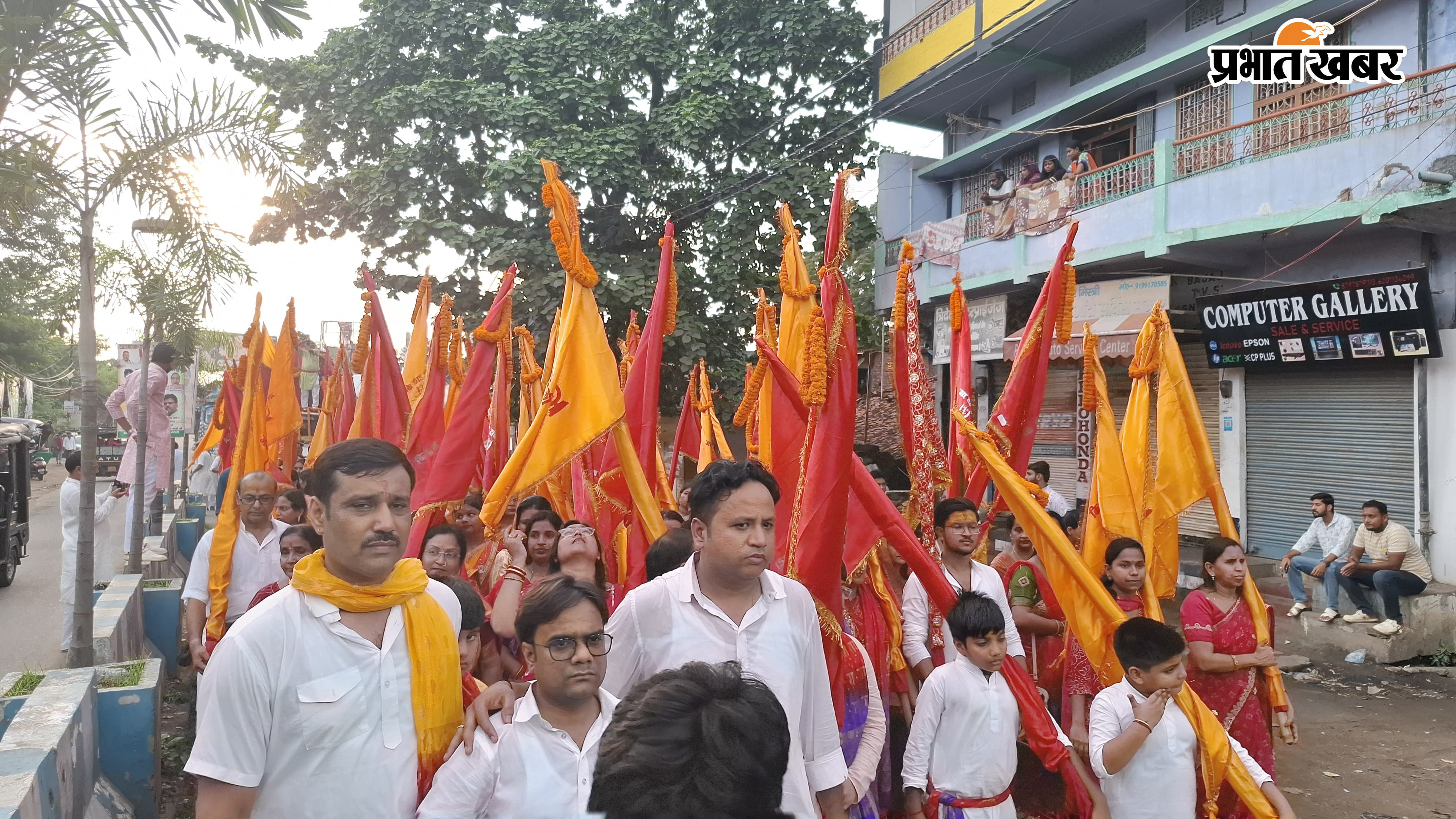निशान शोभायात्रा में शामिल मारवाड़ी समाज के लोग | Prabhat Khabar Network
