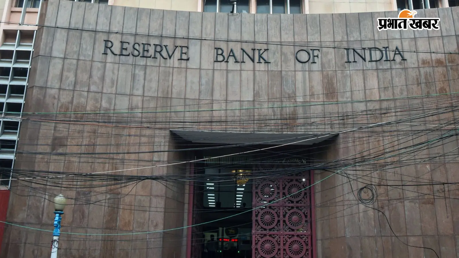 RBI की ₹7 लाख करोड़ की Liquidity Test से बाजार में क्या बदलेगा, बैंकिंग से लेकर कर्ज और FD तक समझें पूरा असर