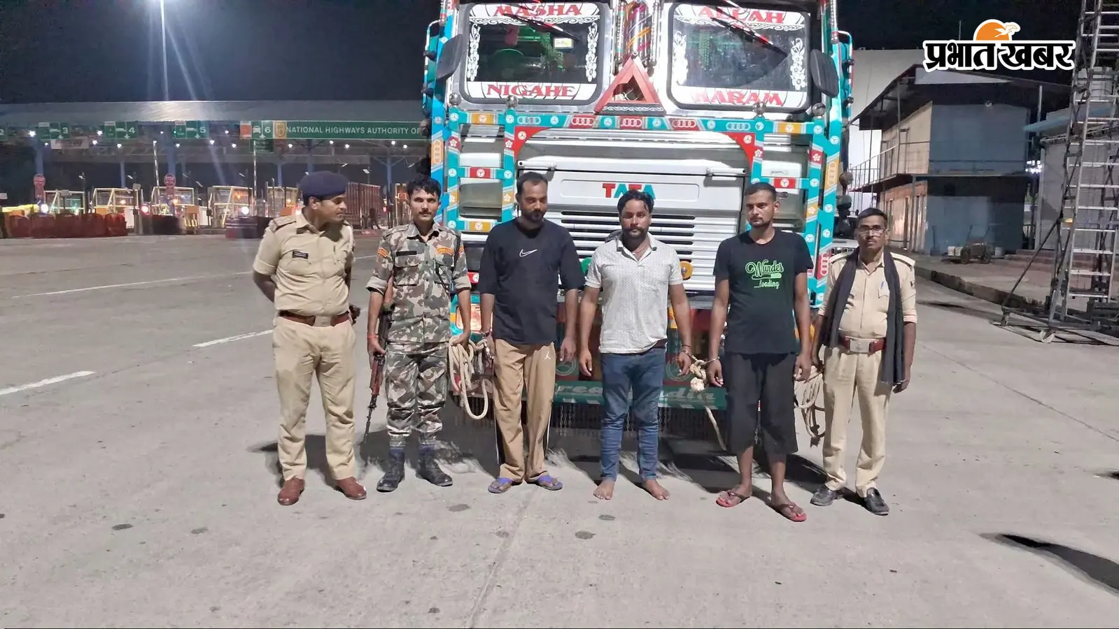 एक कंटेनर में क्रूरतापूर्वक भरे 29 मवेशी, औरंगाबाद से उन्नाव ले जा रहे थे, यूपी निवासी तीन लोग कैमूर में पकड़ाए