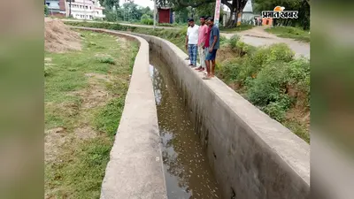 औरंगाबाद : मदनपुर में 12 फीट गहरा नाला बना खतरा, ढक्कन नहीं होने से स्कूली बच्चों और राहगीरों पर मंडरा रहा हादसे का डर