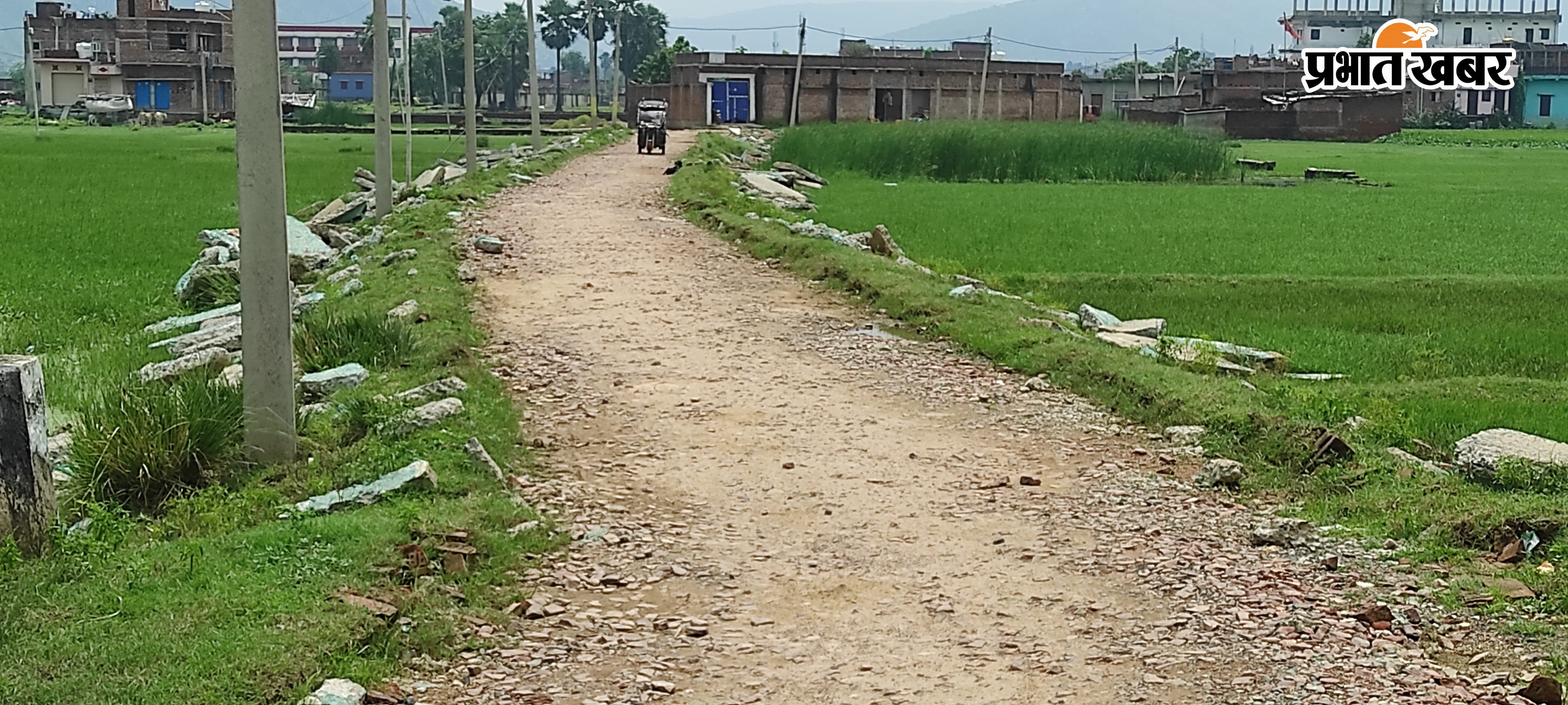 फोटो - राजगीर के राजकीय डिग्री महाविद्यालय और गंगासागर तक जाने वाली निर्माणाधीन सड़क | Prabhat Khabar Network