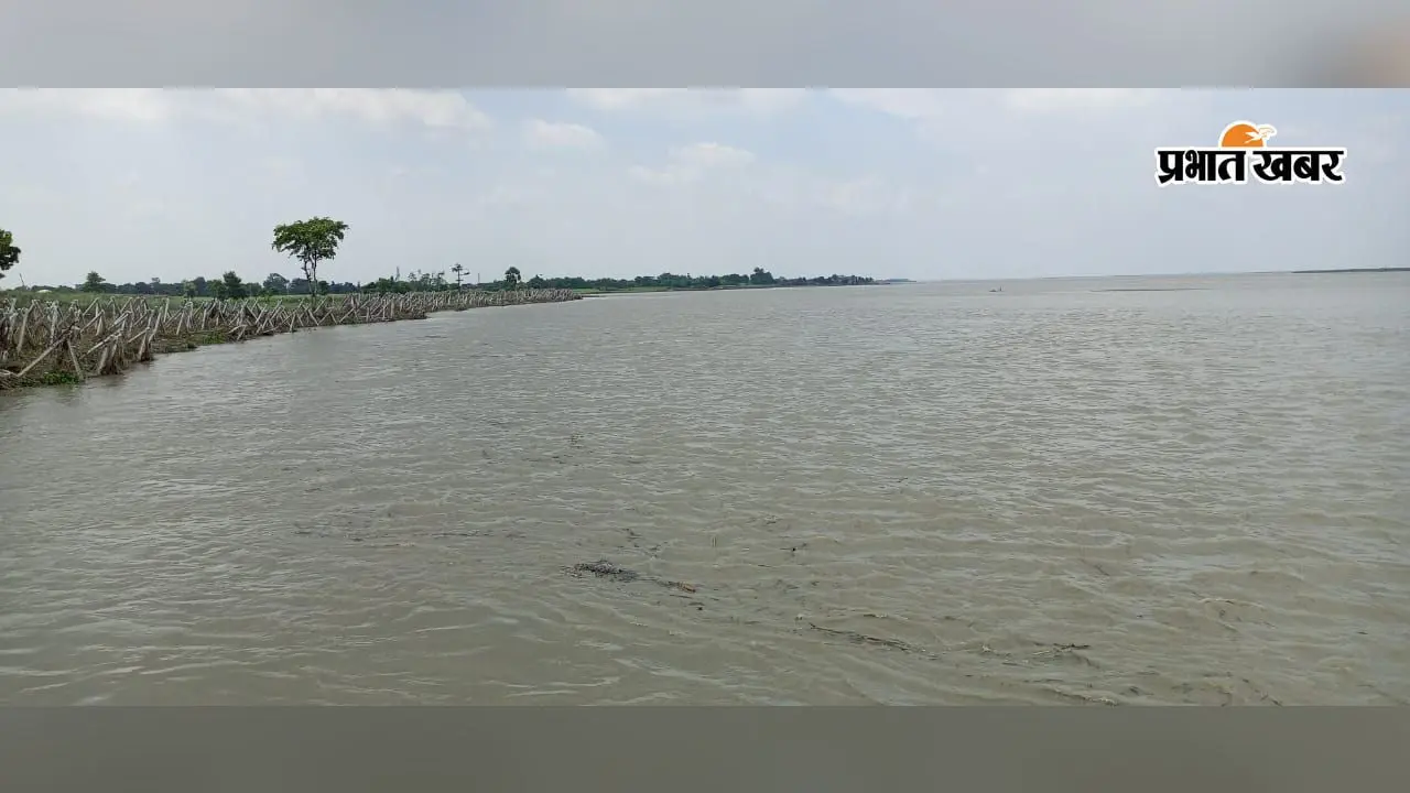 गोपालगंज में खतरे के निशान से महज आठ सेंटीमीटर नीचे गंडक नदी, नेपाल के कैचमेंट एरिया में 22 एमएम बारिश