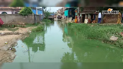 एक साल से स्कूल के गेट पर सड़ा पानी, संक्रमण के साये में बच्चे : मुख्यमंत्री तक पहुंची शिकायत, फिर भी नहीं निकला हल
