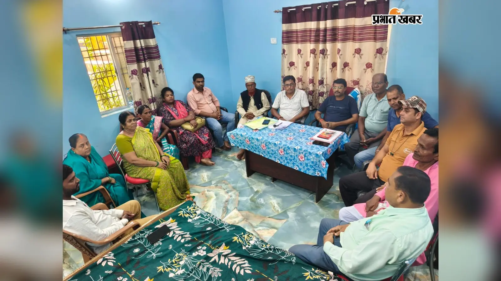 लातेहार नगर पंचायत की बैठक में जनसमस्याओं पर चर्चा, पार्षदों ने कार्यप्रणाली पर उठाये सवाल