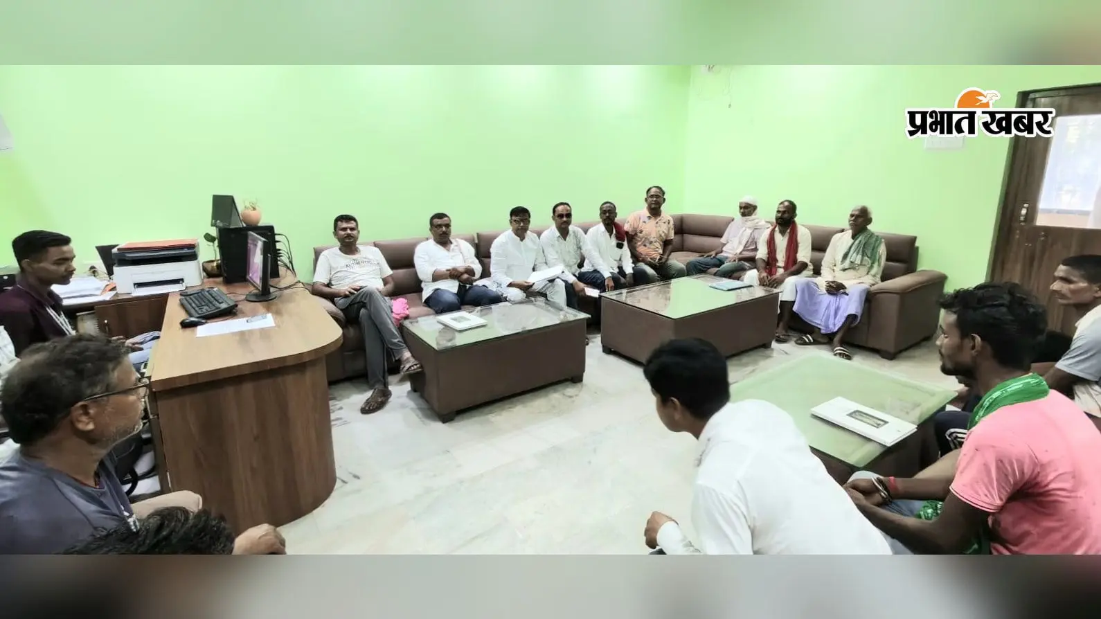 मोकामा-मुंगेर फोरलेन के लिए जमीन अधिग्रहण पर किसानों का गुस्सा, 500 हस्ताक्षर वाला ज्ञापन डीएम को सौंपा