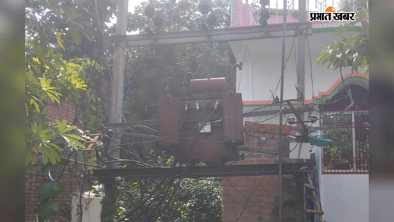 सीवान: सिसवन में तीन दिन से बिजली गुल, जला ट्रांसफार्मर अब तक नहीं बदला; जानें कब तक बहाल होगी बिजली?