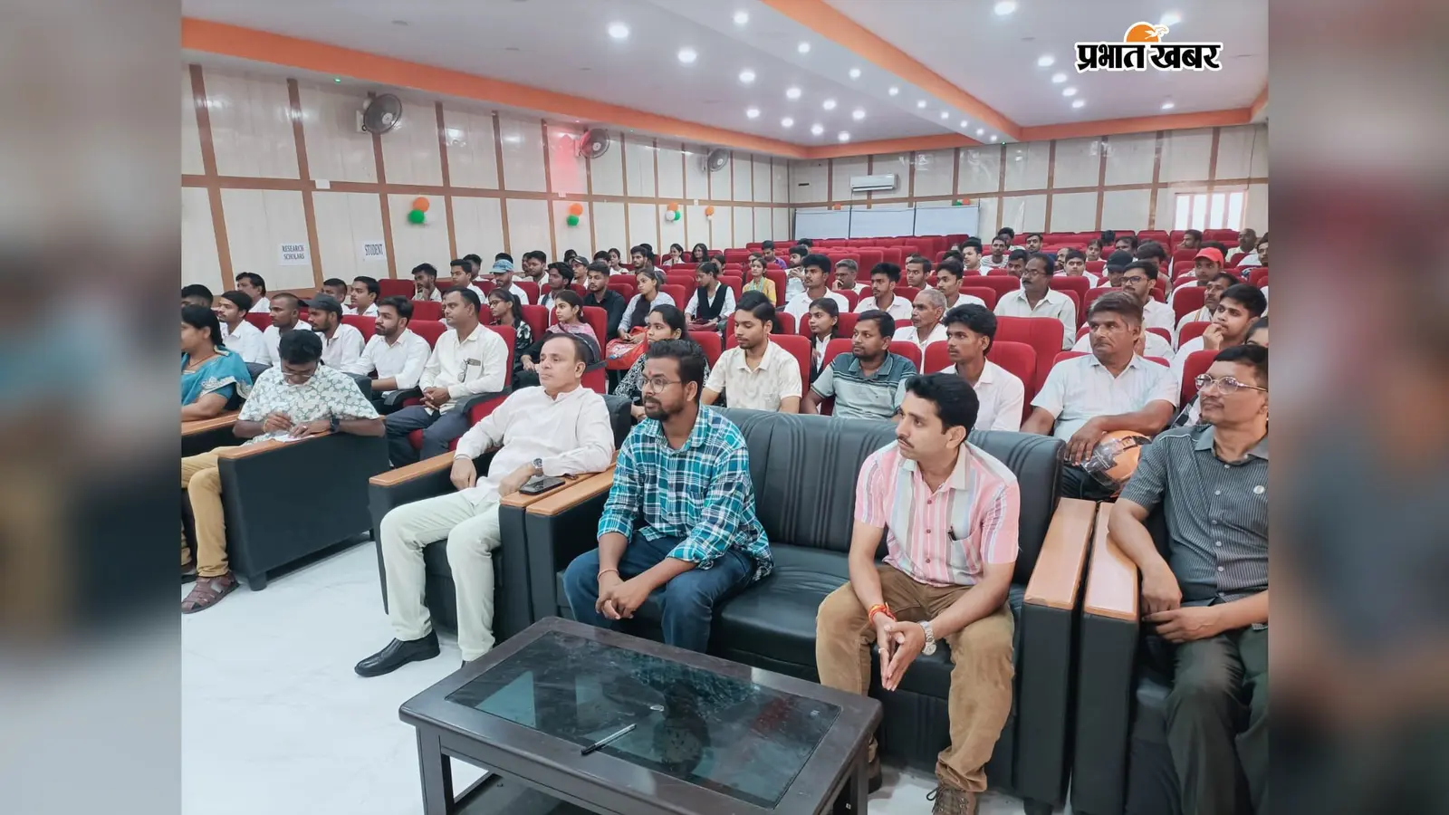 बक्सर : महर्षि विश्वामित्र महाविद्यालय में बीसीए-बीबीए स्टूडेंट्स का ओरिएंटेशन, प्राचार्य ने दिया टेक्नोक्रेट बनने का मंत्र