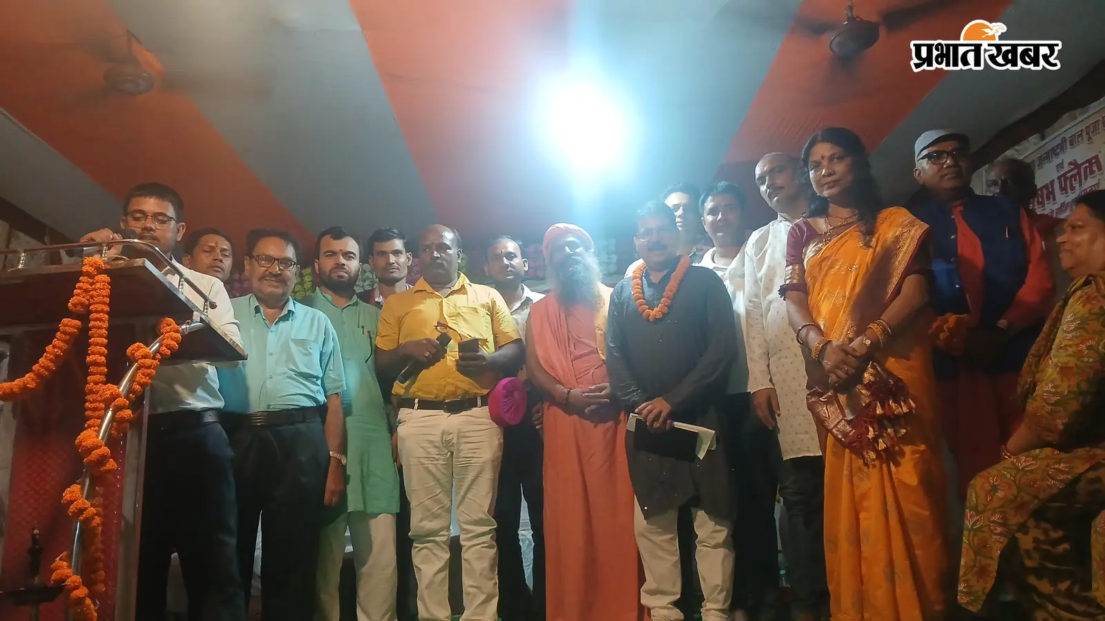 बेगूसराय : खोदावंदपुर के कृष्ण जन्माष्टमी मेले में सजा कवि सम्मेलन, हास्य कवियों ने खूब गुदगुदाया