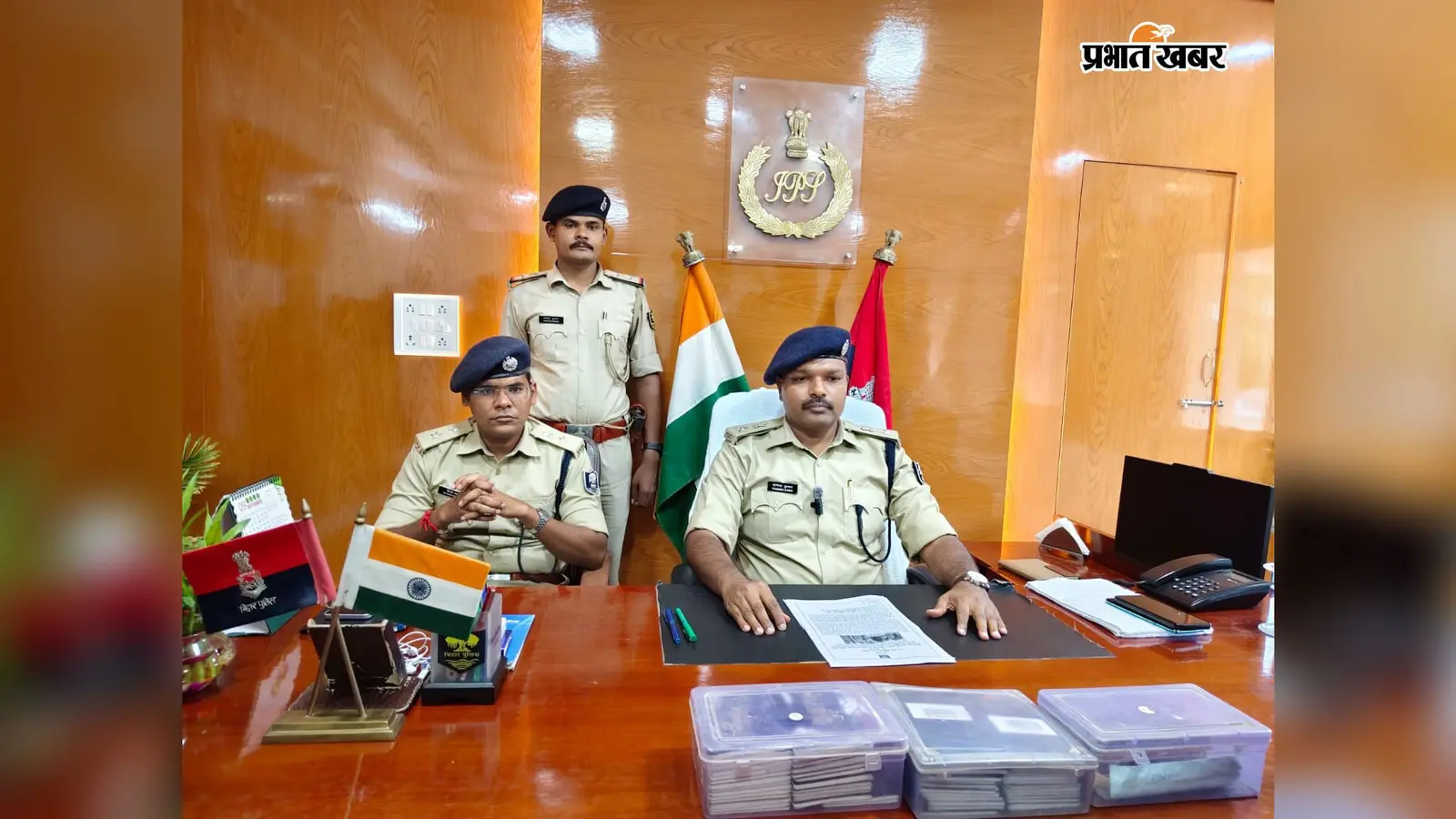 विदेश में नौकरी का सपना दिखाकर लेते थे पासपोर्ट, पुलिस ने खोला 62 पासपोर्ट वाले गिरोह का राज