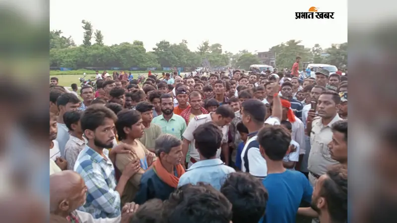 औरंगाबाद : मदनपुर में लावारिस शव दफनाने पहुंची पुलिस का ग्रामीणों ने किया विरोध, शव लेकर लौटना पड़ा