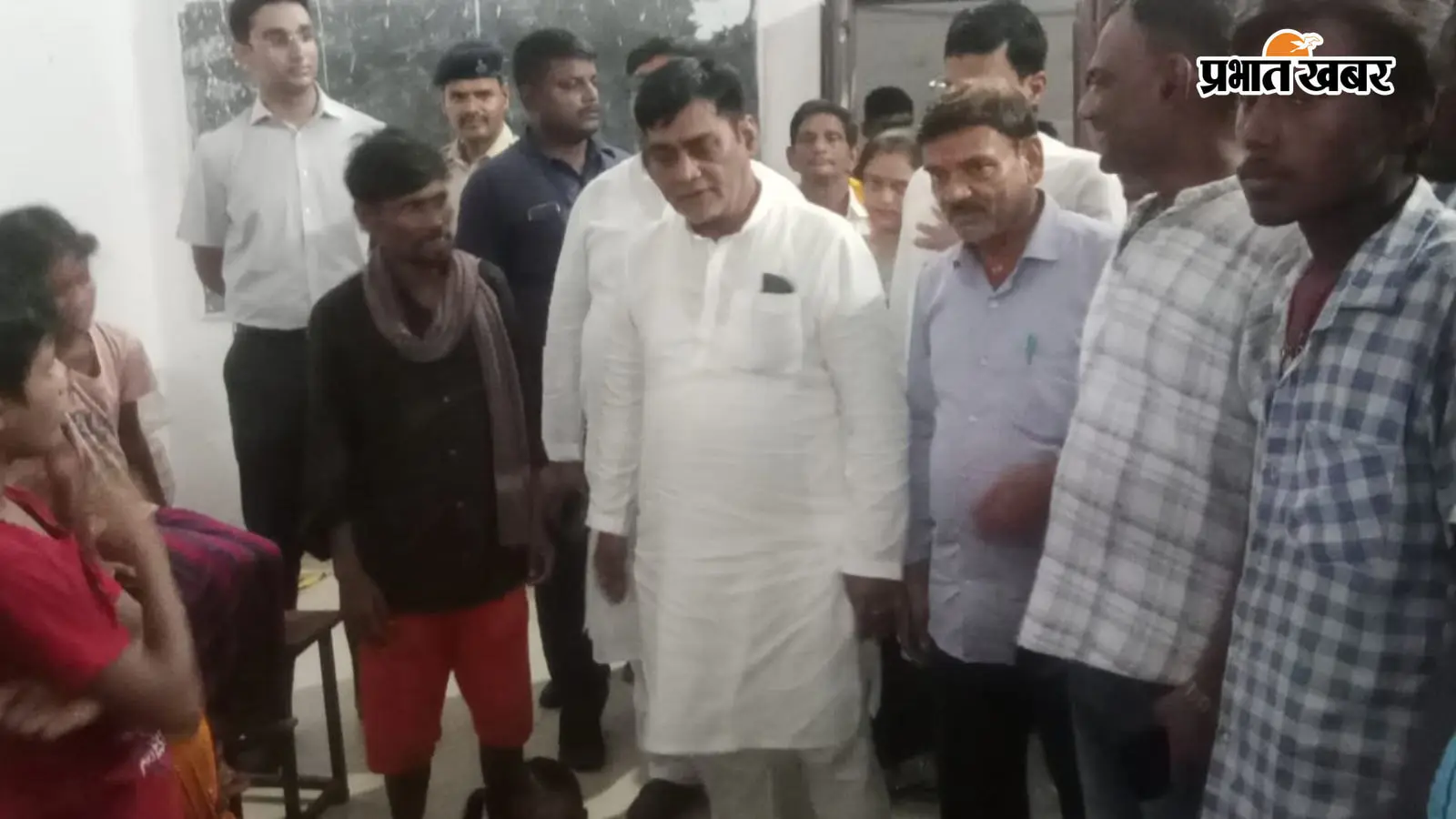 सामुदायिक किचन में चना कम मिलने पर नाराज हुए मंत्री रामकृपाल यादव, दानापुर बाढ़ राहत शिविर में भोजन की मात्रा बढ़ाने का दिया निर्देश