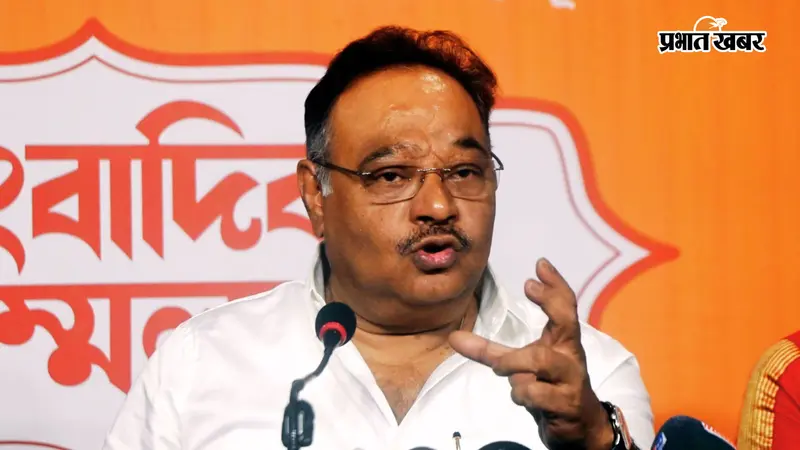 Video: बाबा बागेश्वर के बयान पर बोले शमिक भट्टाचार्य- बाहरी लोग तय न करें बंगाली क्या खायेंगे, अष्टमी पर लुची और नवमी पर मटन हमारी परंपरा
