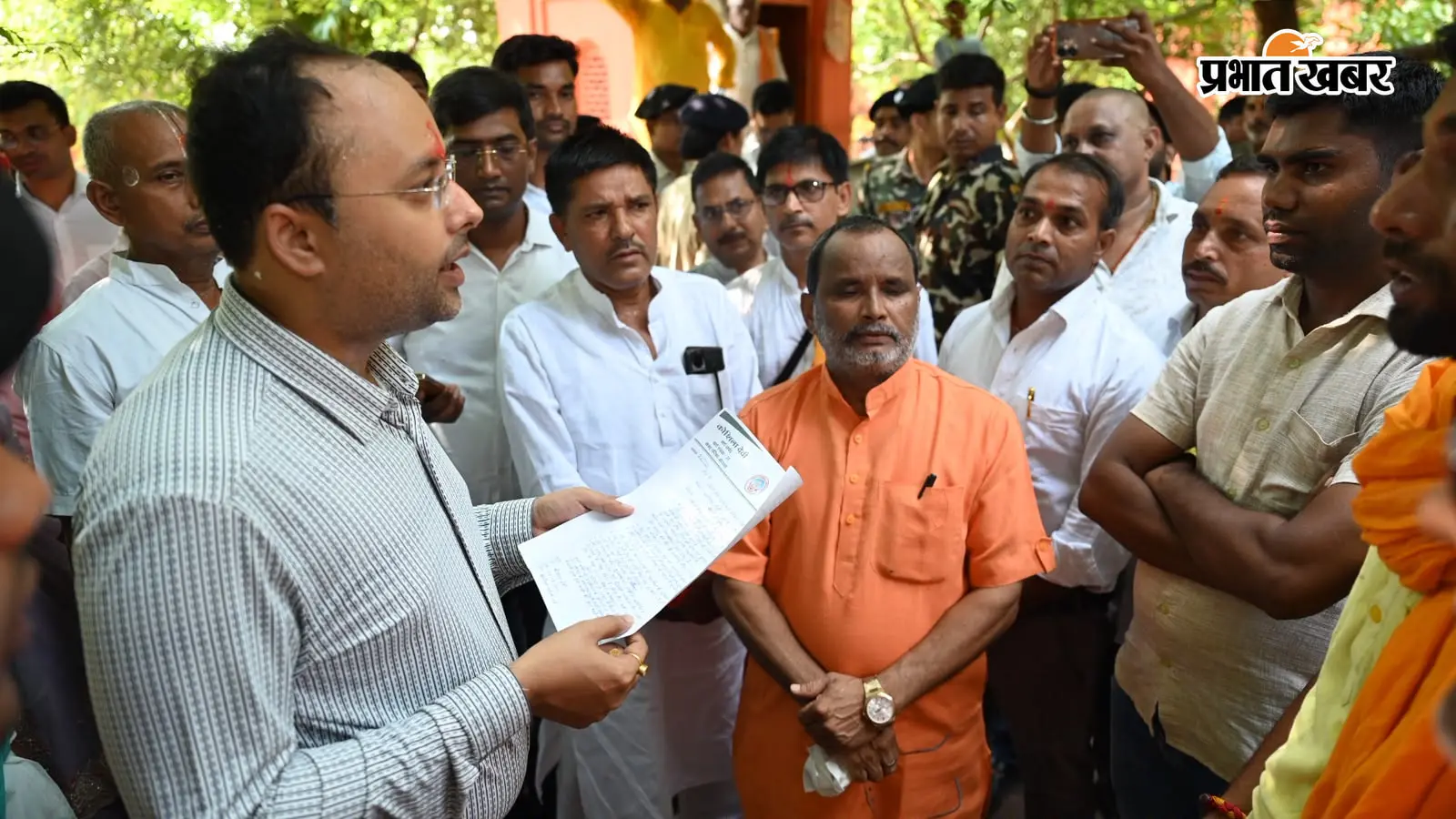 पितृपक्ष से पहले बोधगया की वेदियों का DM ने किया निरीक्षण, 24 घंटे सफाई और गोताखोर तैनात करने के निर्देश