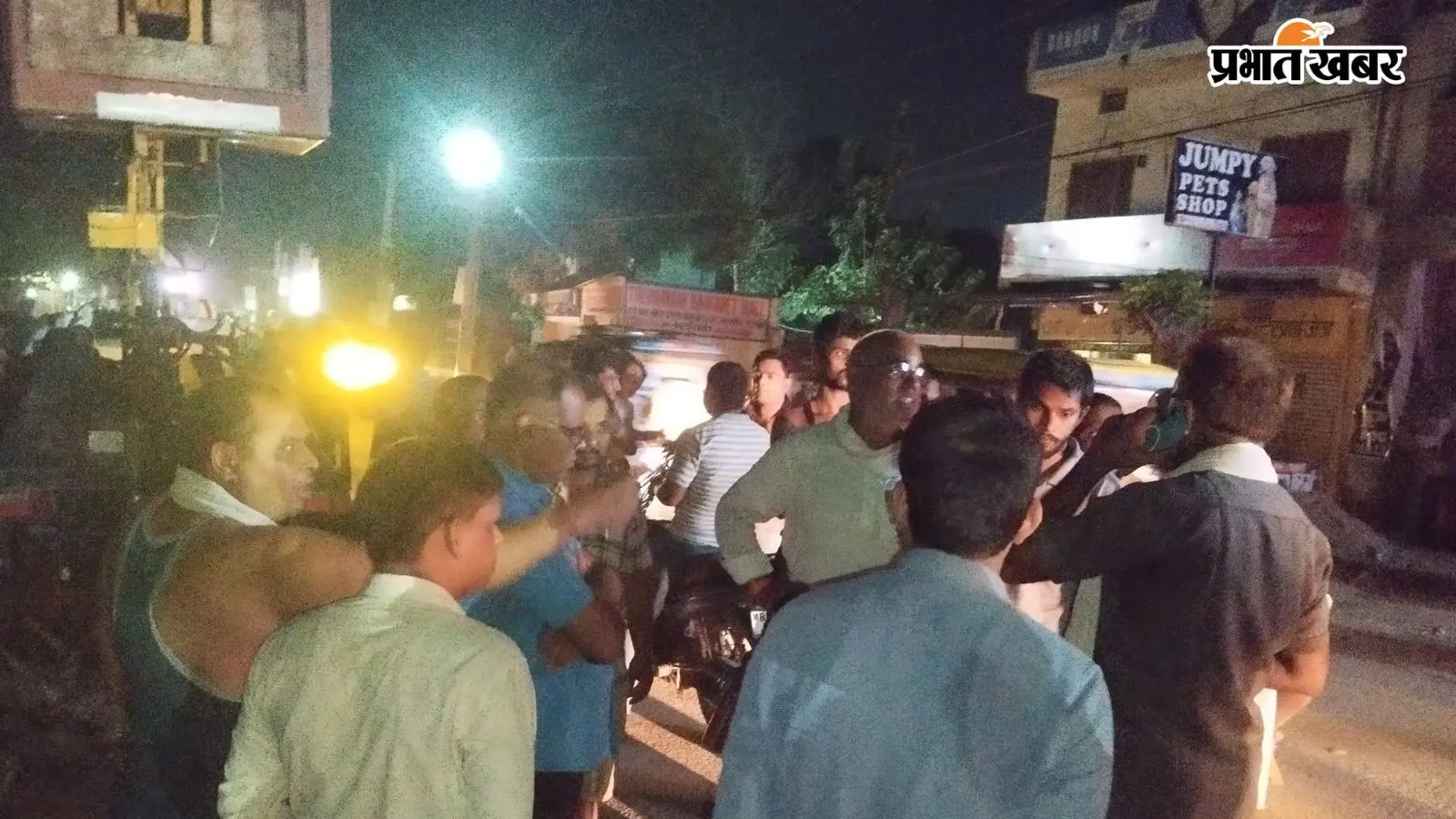 बक्सर में 48 घंटे से बिजली गुल, तार में लगी आग से लोगों में आक्रोश