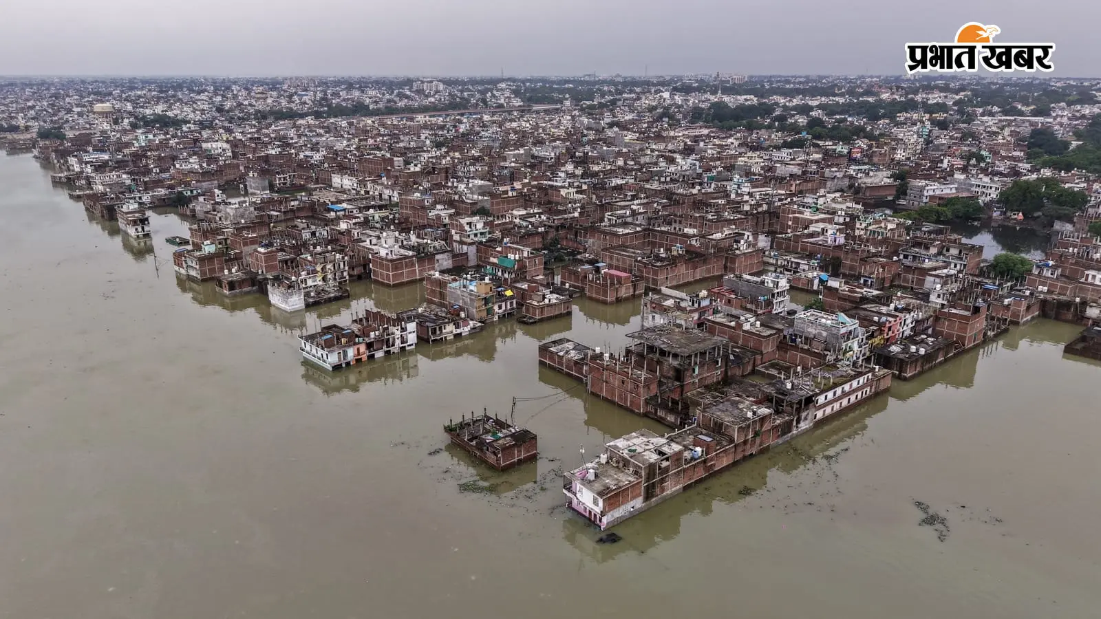 UP Flood: यूपी में बाढ़ का कहर: बलिया के 84 गांवों में घुसा पानी, 71 हजार लोग प्रभावित, सरयू का बढ़ता जलस्तर बढ़ा रहा चिंता