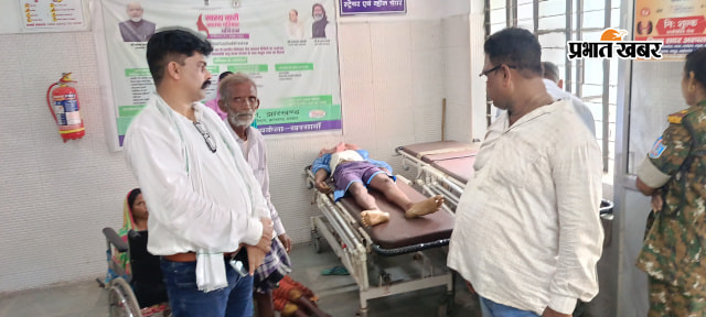 सदर अस्पताल में मृत घोषित किए गए मजदूर को देखने पहुंचे लोग | Prabhat Khabar Network