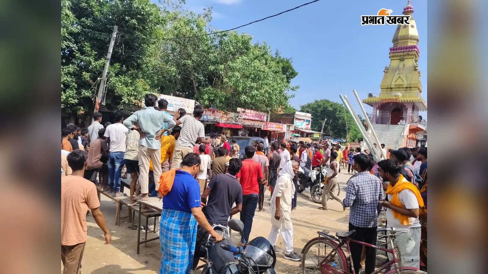 सीवान में ज्वेलरी दुकान लूट कांड: गोली लगी फिर भी नहीं मानी हार, ज्वेलरी दुकानदार ने बदमाशों को पकड़ा; भीड़ ने जमकर पीटा