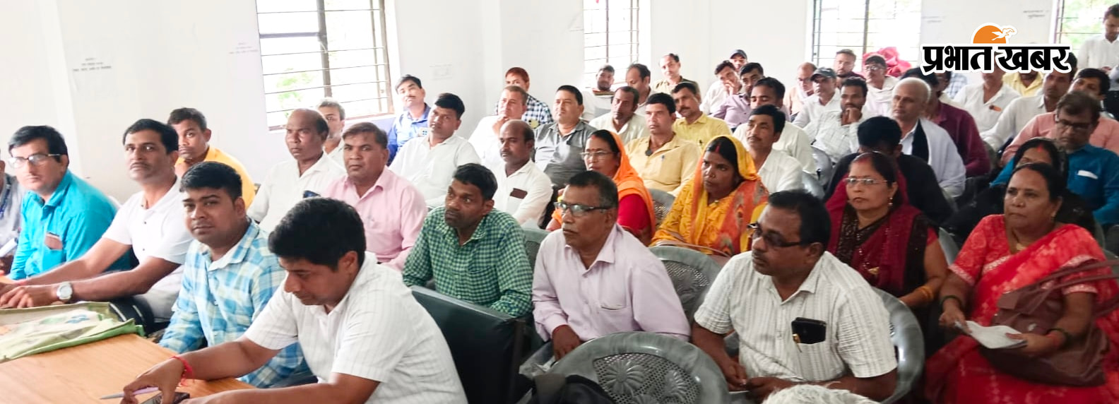 1 बीडीओ बिएलओ को निर्देश देते 2 बैठक में भाग लेते बीएलओ पर्वेक्षक एवं पदाधिकारी | Prabhat Khabar Network