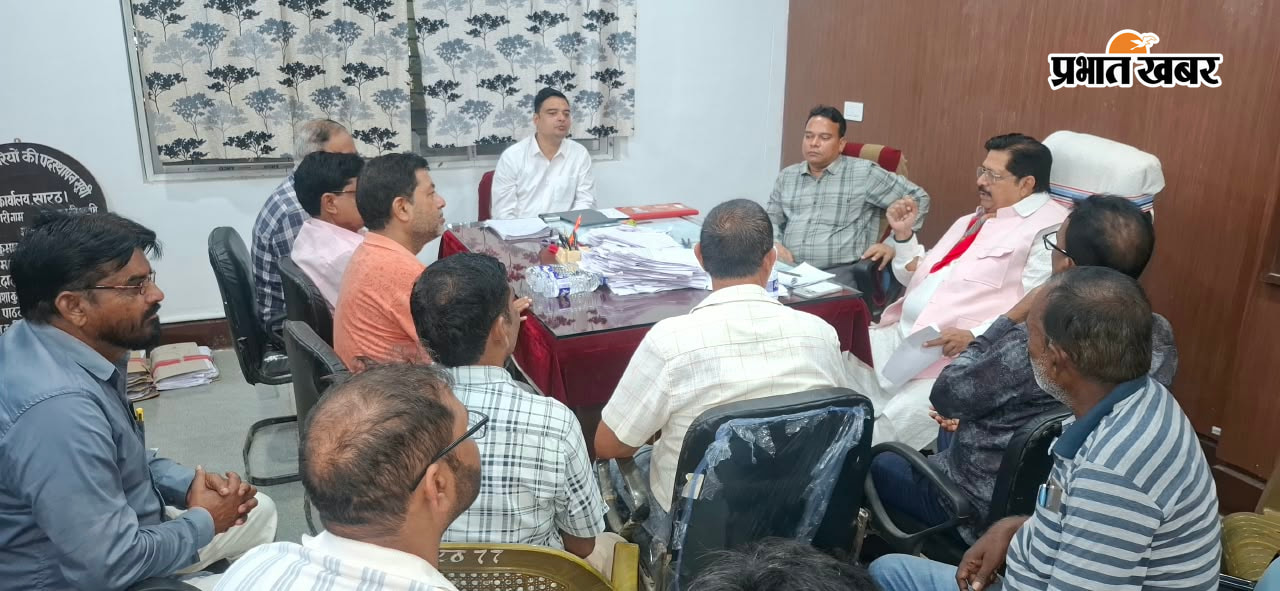 सारठ प्रखण्ड पहुंचे विधायक चुन्ना सिंह,सीओ व बीडीओ से ग्रामीणो की समस्या निराकरण का दिया निर्देश | Prabhat Khabar Network