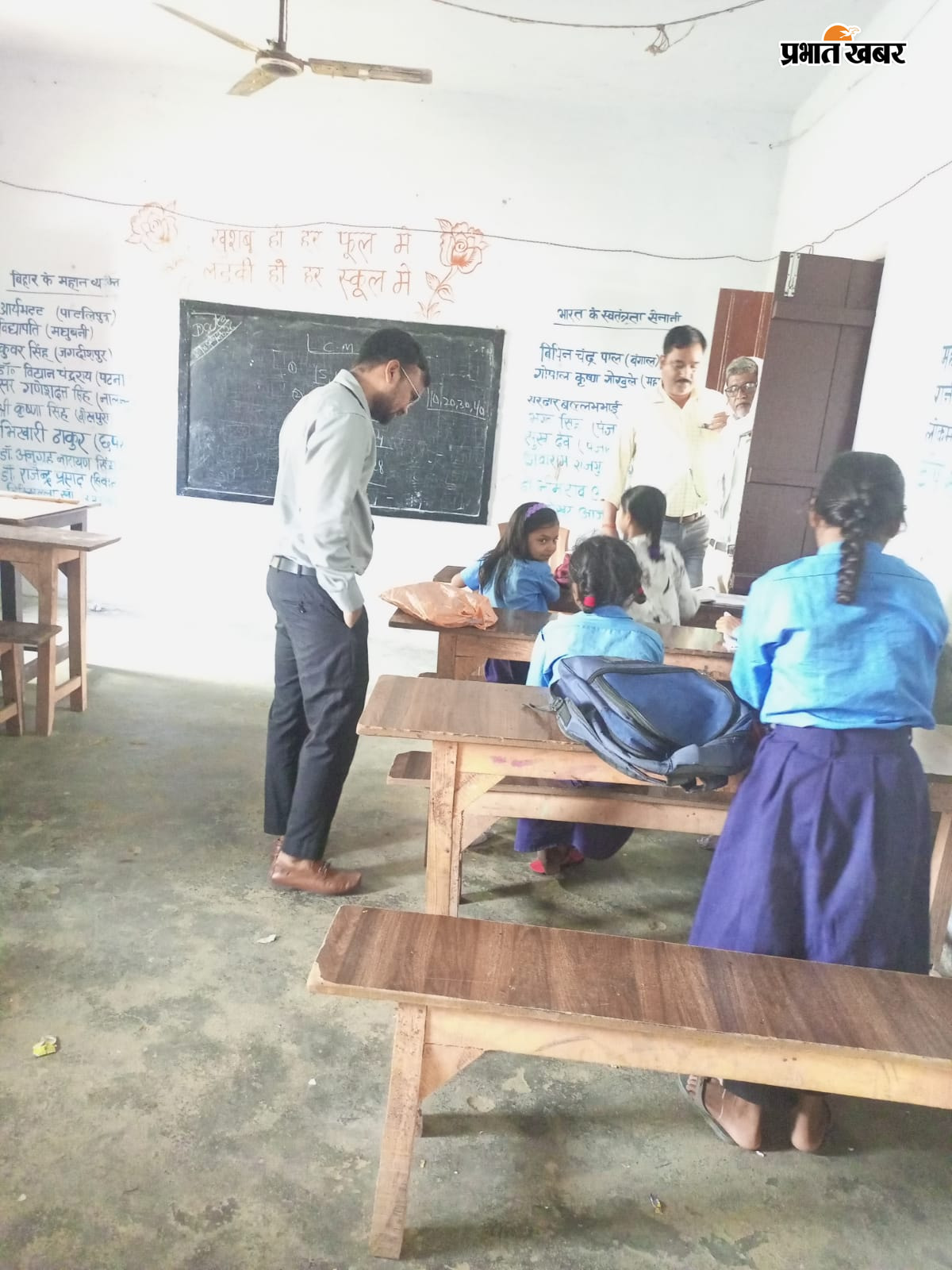 विद्यालयों का निरीक्षण करते बीईओ मनीष कुमार | Prabhat Khabar Network