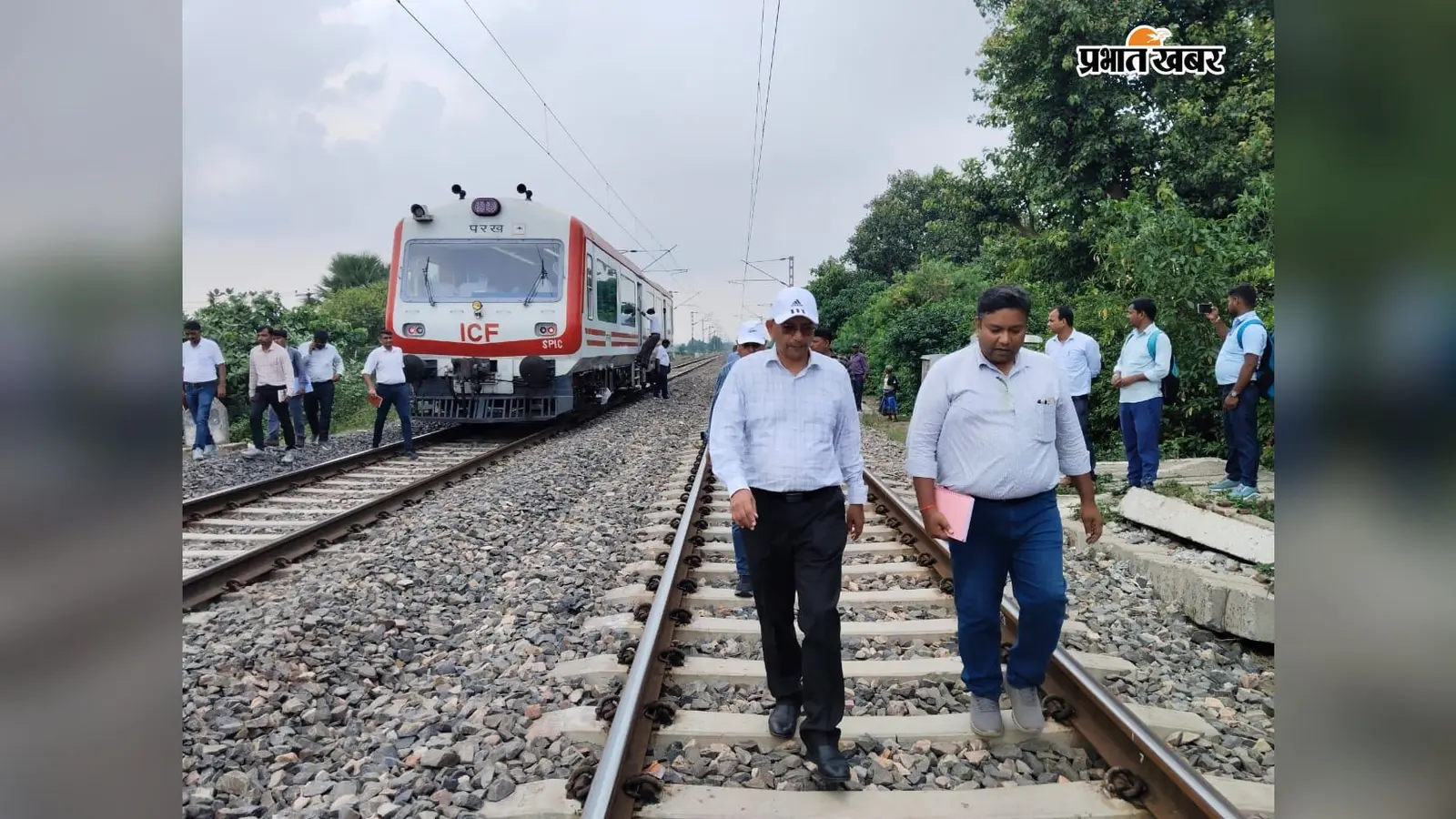 भागलपुर-साहिबगंज रेलखंड पर बाढ़ का असर, DRM बोले- फिलहाल ट्रेन परिचालन रोकने की जरूरत नहीं