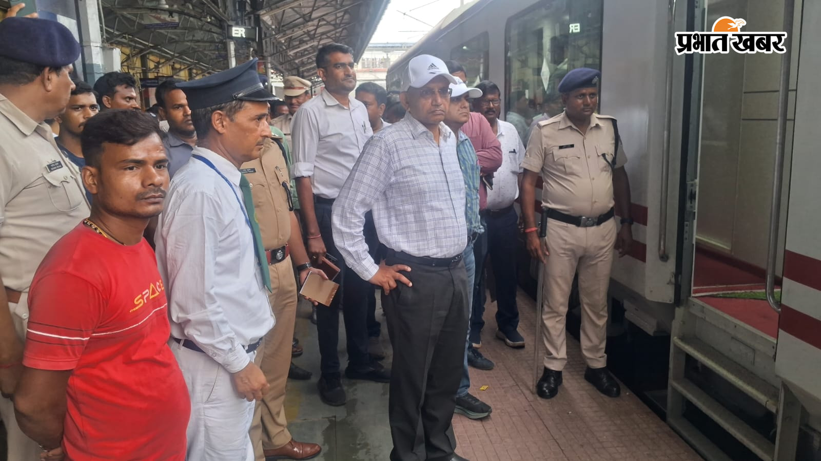 जमालपुर बरियारपुर रेल खंड का निरीक्षण और जमालपुर पहुंचे डीआरएम | Prabhat Khabar Network