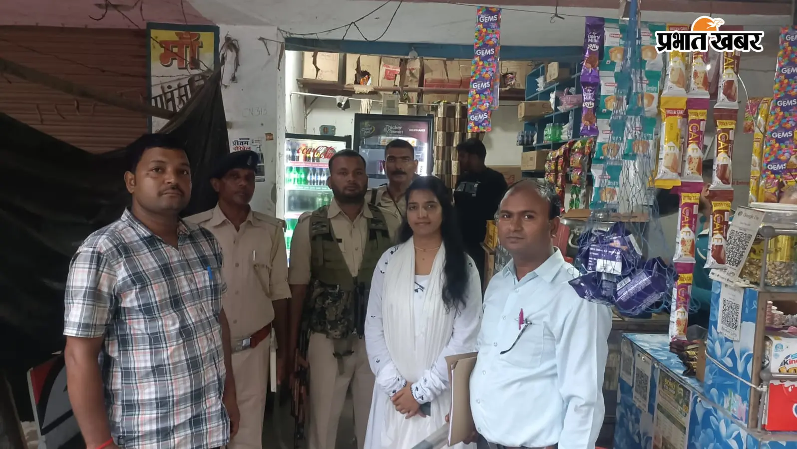 पाकुड़िया बाजार में खाद्य सुरक्षा टीम की ताबड़तोड़ जांच, मिठाई-जलेबी पर मिली मक्खियां तो मचा हड़कंप