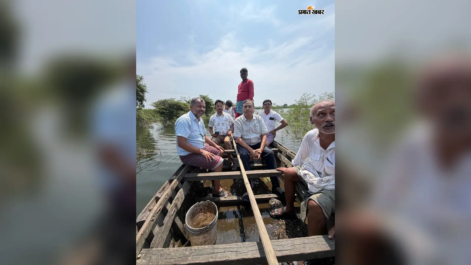 बेगूसराय में बाढ़ प्रभावितों के बीच पहुंचे नगर आयुक्त, राहत शिविर से मवेशियों के चारे तक दिए निर्देश