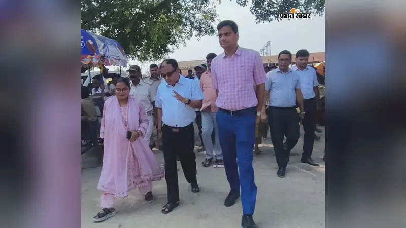 कटिहार में बाढ़ राहत कार्य का प्रभारी सचिव ने लिया जायजा, जीआर वितरण में तेजी लाने का निर्देश