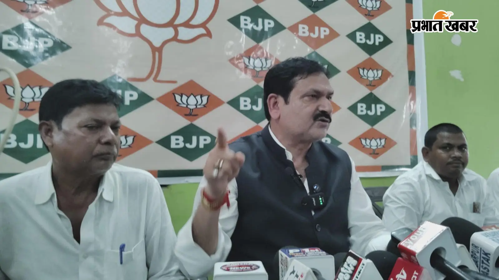 नवादा : ‘हिसुआ को हिरोशिमा नहीं बनने देंगे’, पियुष हत्याकांड पर विधायक अनिल सिंह ने विवादित बयानों पर जताई नाराजगी