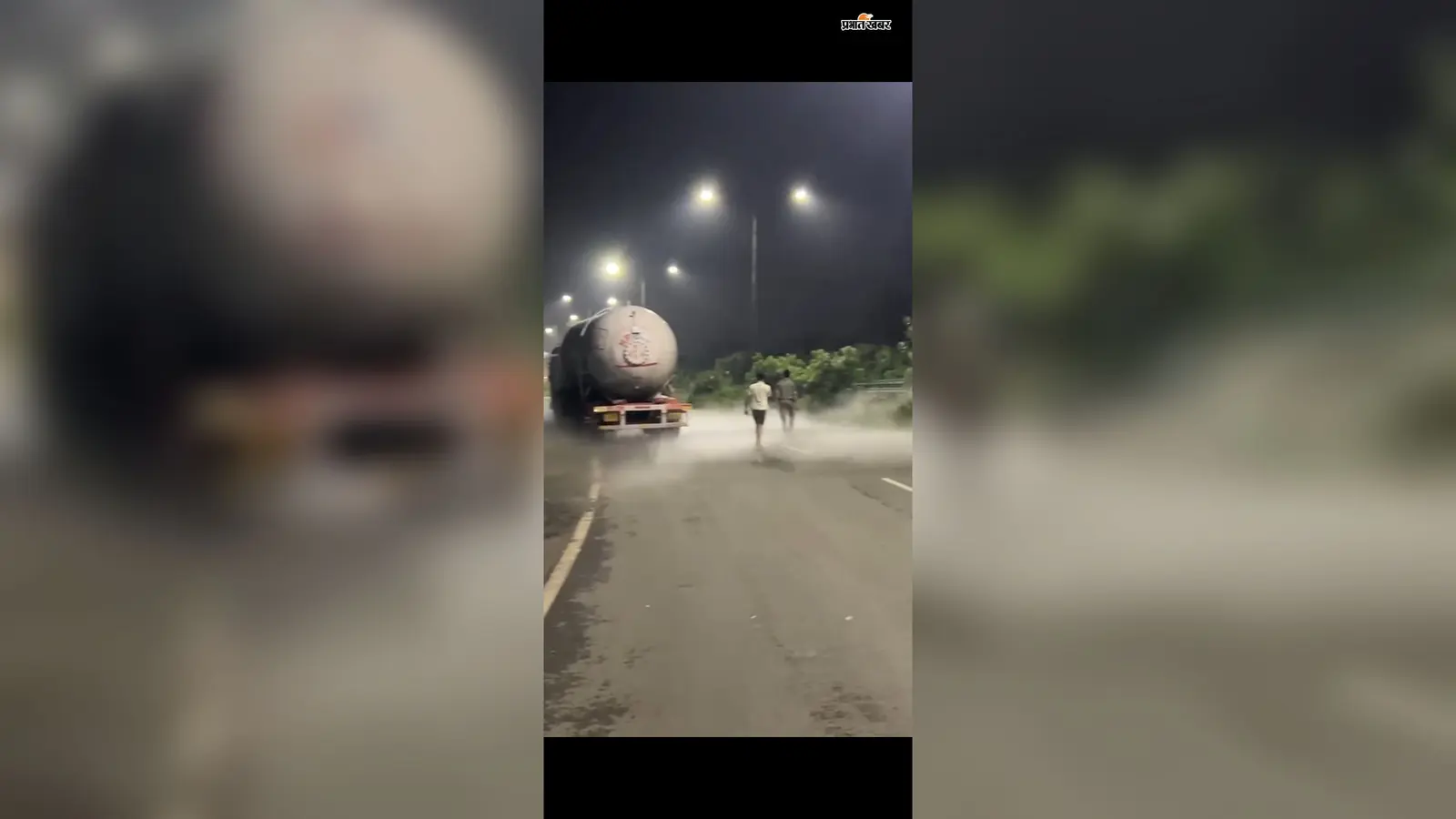 आधी रात मरीन ड्राइव पर लीक हुआ गैस टैंकर... वन वे हुआ रास्ता, पढ़े पूरी खबर..