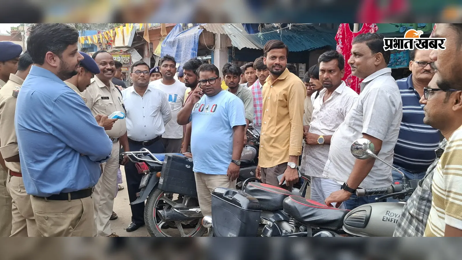 त्रिवेणीगंज में अतिक्रमण पर बड़ी कार्रवाई, सड़क किनारे खड़े वाहनों के कटे चालान, 14 हजार रुपये जुर्माना