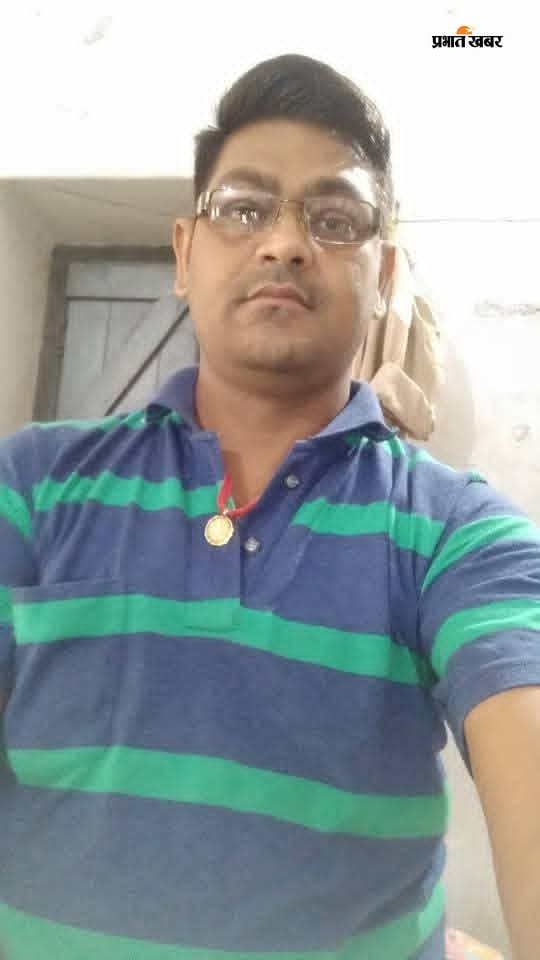 फोटो- हवलदार मृतक लालसाहब सिंह का फाइल फोटोफोटो- महिला बटालियनमें श्रद्धांजलि अर्पित करते पुलिस के अधिकारी | Prabhat Khabar Network