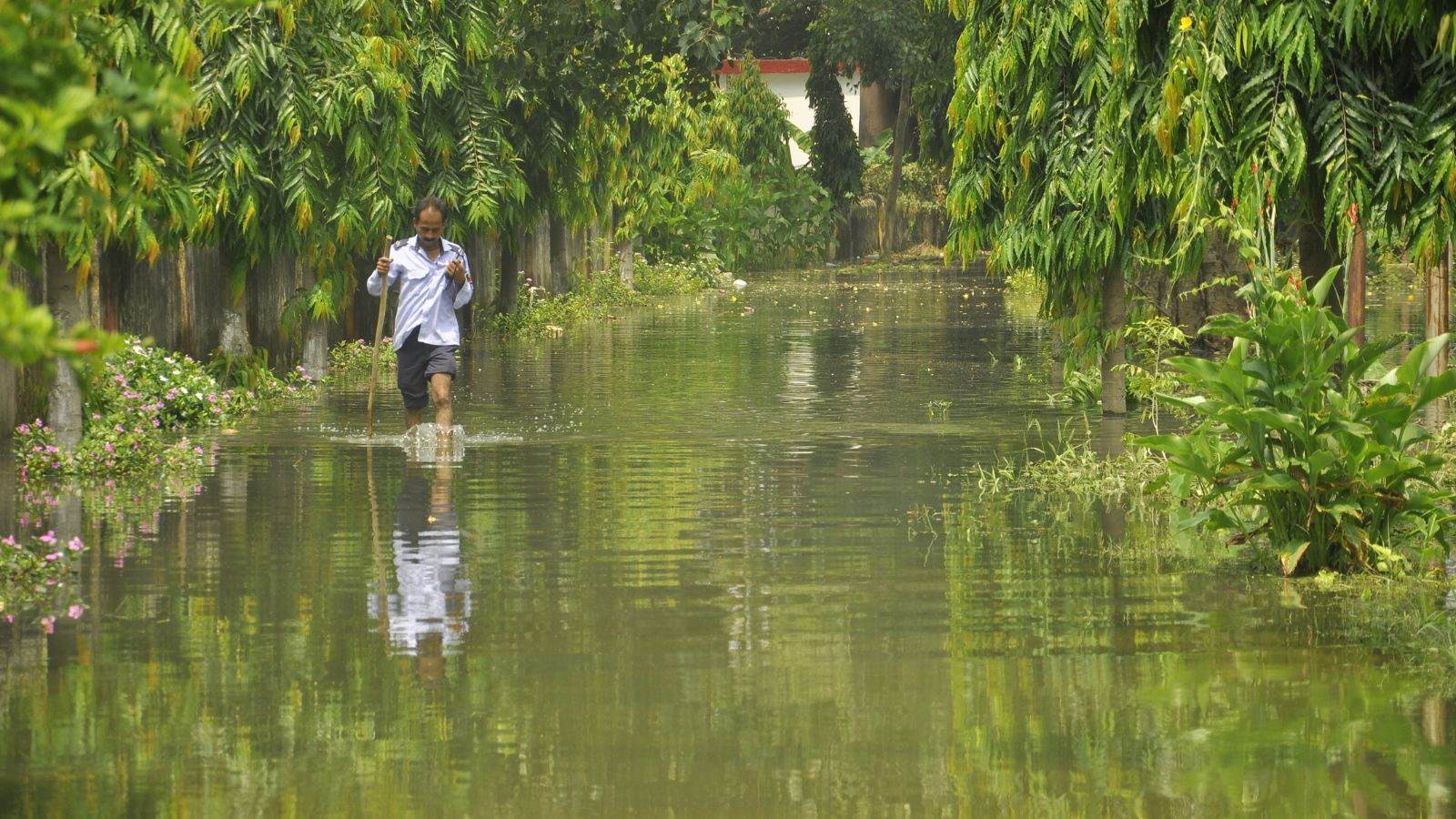 जलमग्न भारतीय अंतर्देशीय जलमार्ग प्राधिकरण का कार्यालय