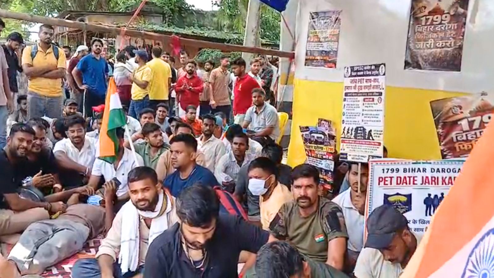 जांच जारी रहे, लेकिन लाखों छात्रों का भविष्य प्रभावित न हो