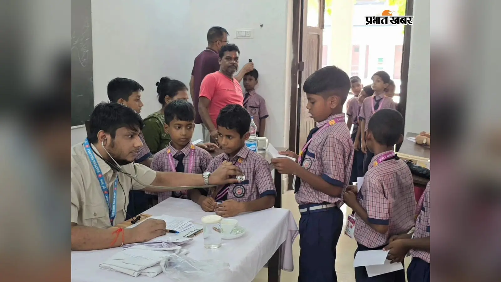 साहिबगंज रेलवे स्कूल में बच्चों की स्वास्थ्य जांच, छोटी उम्र में सेहत पर जोर