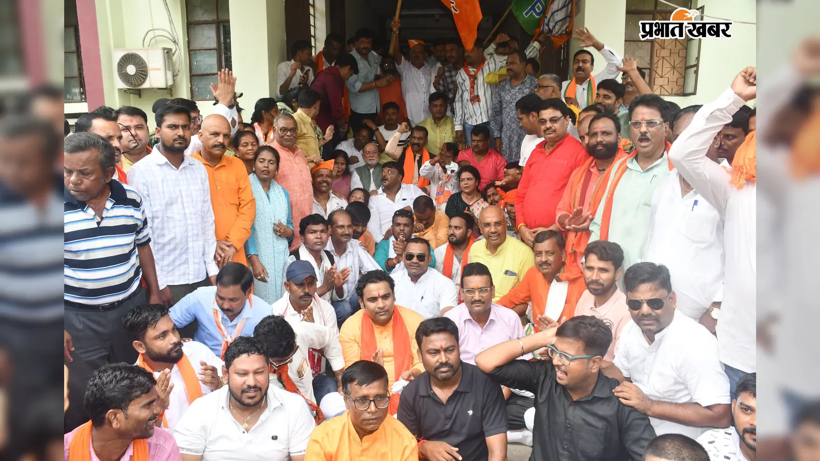 भर्ती परीक्षाओं में गड़बड़ी के खिलाफ भाजपा का प्रदर्शन, मधु कोड़ा बोले- छात्रों पर दर्ज केस वापस हों