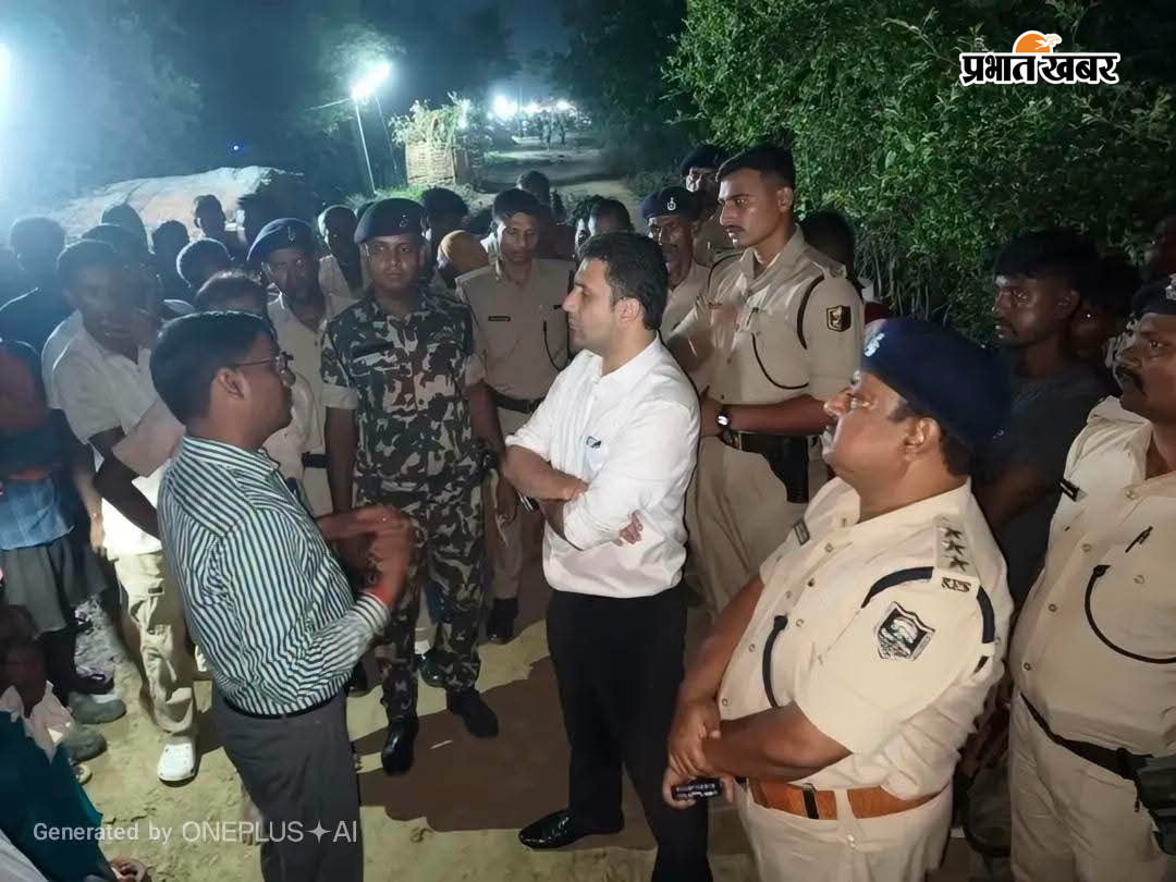 सनहा-गोरगामा बांध पर सामुदायिक रसोई का निरीक्षण करते डीएम रिची पांडेय, अधिकारियों को निर्देश देते डीएम | Prabhat Khabar Network