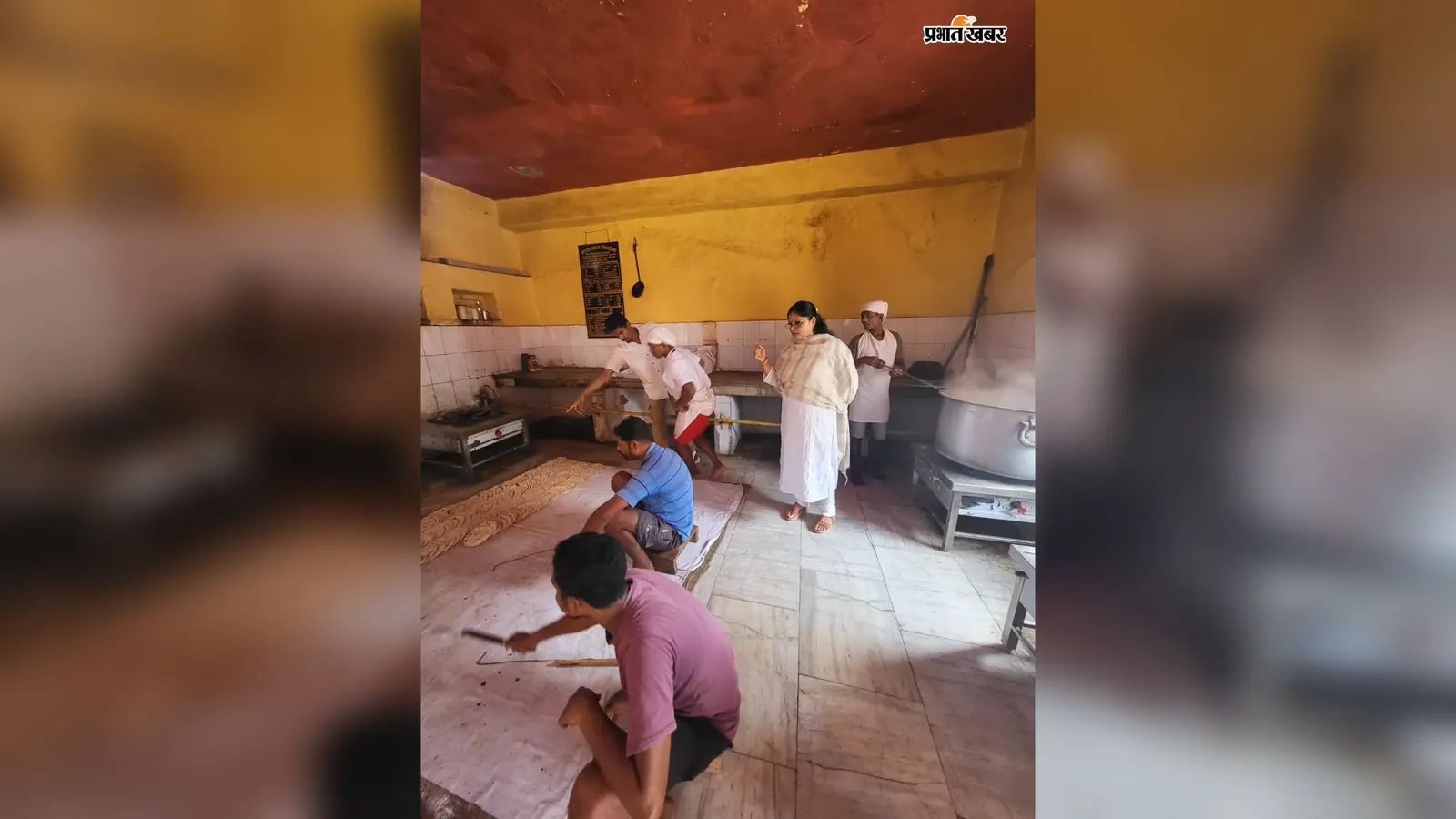 सिमडेगा : हाईकोर्ट के निर्देश पर जेल का निरीक्षण, बंदियों को दी निःशुल्क कानूनी सहायता की जानकारी