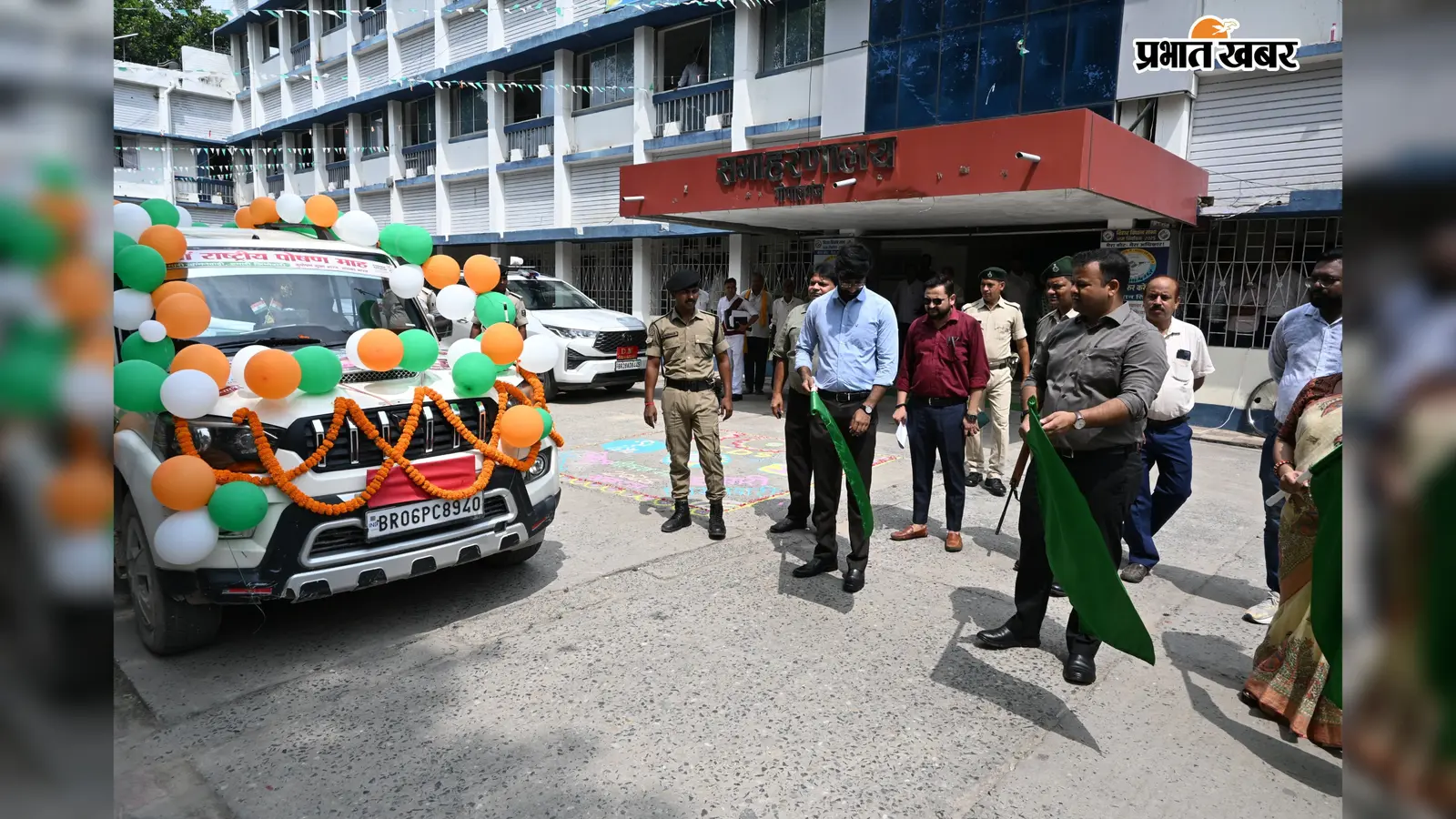 गोपालगंज में राष्ट्रीय पोषण माह का शुभारंभ, DM ने पोषण रथ और जागरूकता रैली को दिखाई हरी झंडी
