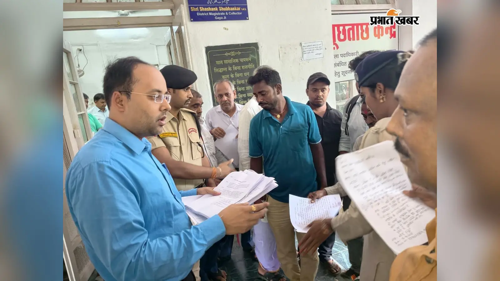 मगध मेडिकल की बदहाल व्यवस्था पर डीएम सख्त, 6 हॉस्पिटल मैनेजर का वेतन बंद; 10 दिनों में सुधार नहीं तो होगी कार्रवाई