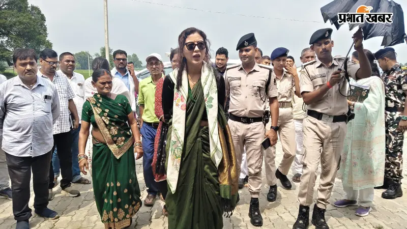 जहानाबाद की कोकरसा पंचायत बनेगी आदर्श ग्राम पंचायत, डीएम ने कायाकल्प योजनाओं का किया निरीक्षण, 2–5 माह में काम पूरा करने का निर्देश