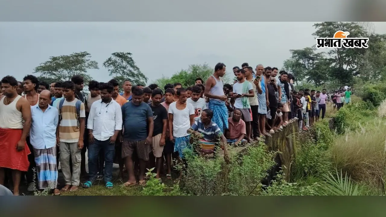 अनियंत्रित होकर खेत में गिरी बाइक, मौत, रातभर सुनसान जगह पड़ा रहा शव