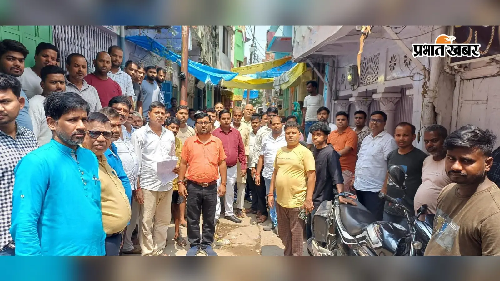 सीवान: दिलीप वर्मा हत्याकांड के बाद गुठनी में स्वर्ण व्यवसायियों का आक्रोश, दुकानें बंद कर सुरक्षा की उठी मांग