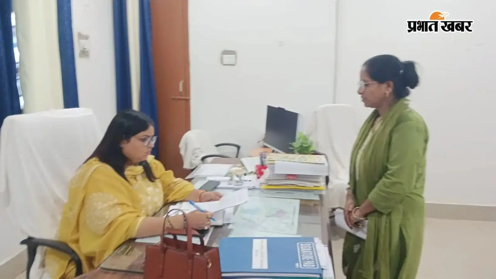 कैमूर में अनुमंडलीय अस्पताल में जीएनएम से मारपीट का आरोप, 10 स्वास्थ्यकर्मियों ने एसडीएम से की शिकायत