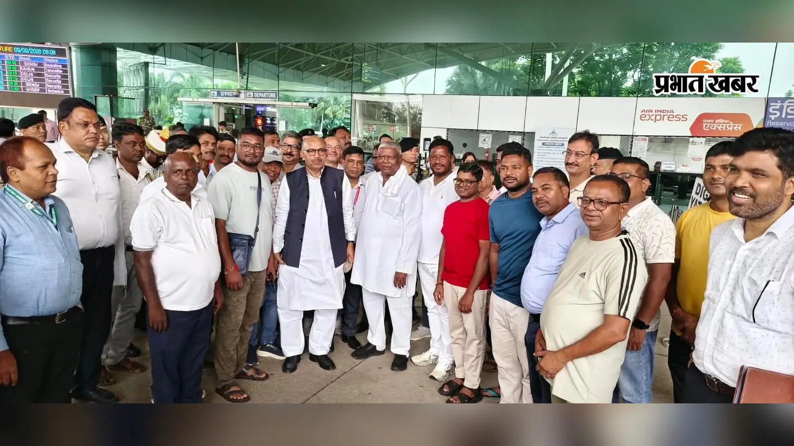 रवींद्र नाथ महतो के नेतृत्व में विदेश रवाना हुआ झारखंड विधानसभा का प्रतिनिधिमंडल : करेंगे स्विट्जरलैंड, दक्षिण अफ्रीका व मॉरीशस का दौरा