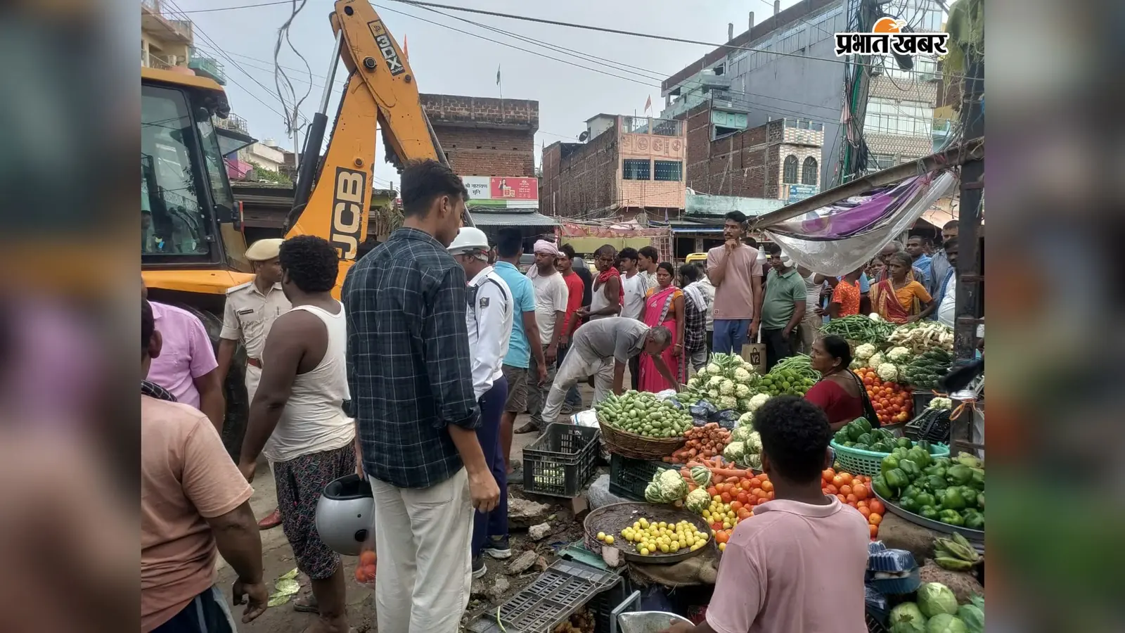 जहानाबाद में अतिक्रमण पर नगर परिषद की सख्ती, सड़क-फुटपाथ से दुकानें हटाईं, कई दुकानदारों का चालान काटा